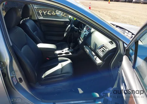 2015 Subaru Outback 2.5I Limited z USA, uszkodzony, nr VIN 4S4BSBNC2F3361573